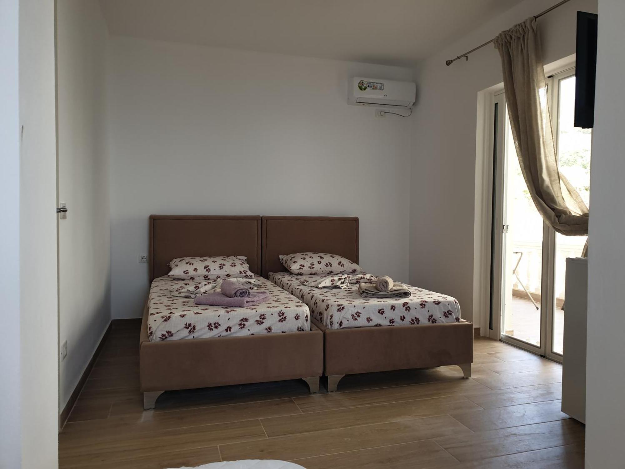 Rooms By George Dhërmi Zimmer foto